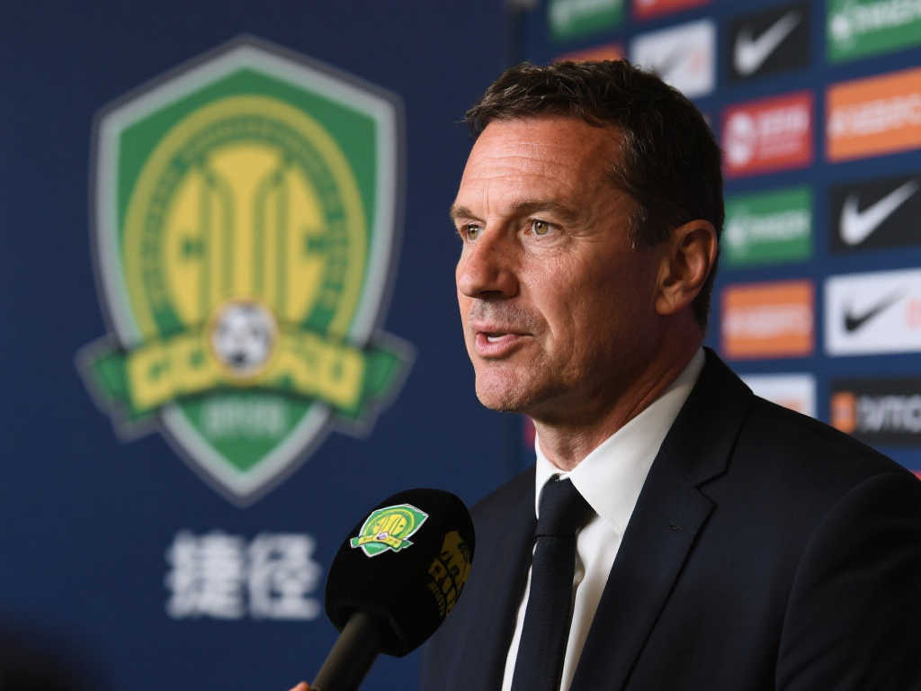 他通过在尤 他通过在尤