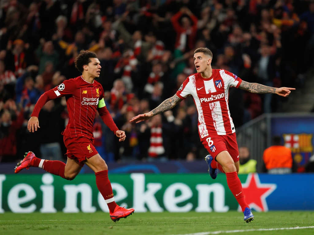 西媒：德容已排除手术的可能性，预计下周恢复场地训练